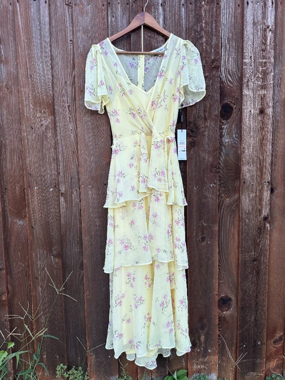 Calvin Klein NWT Yellow Floral Chiffon Tiered Maxi Dress Flutter Sleeve Size S